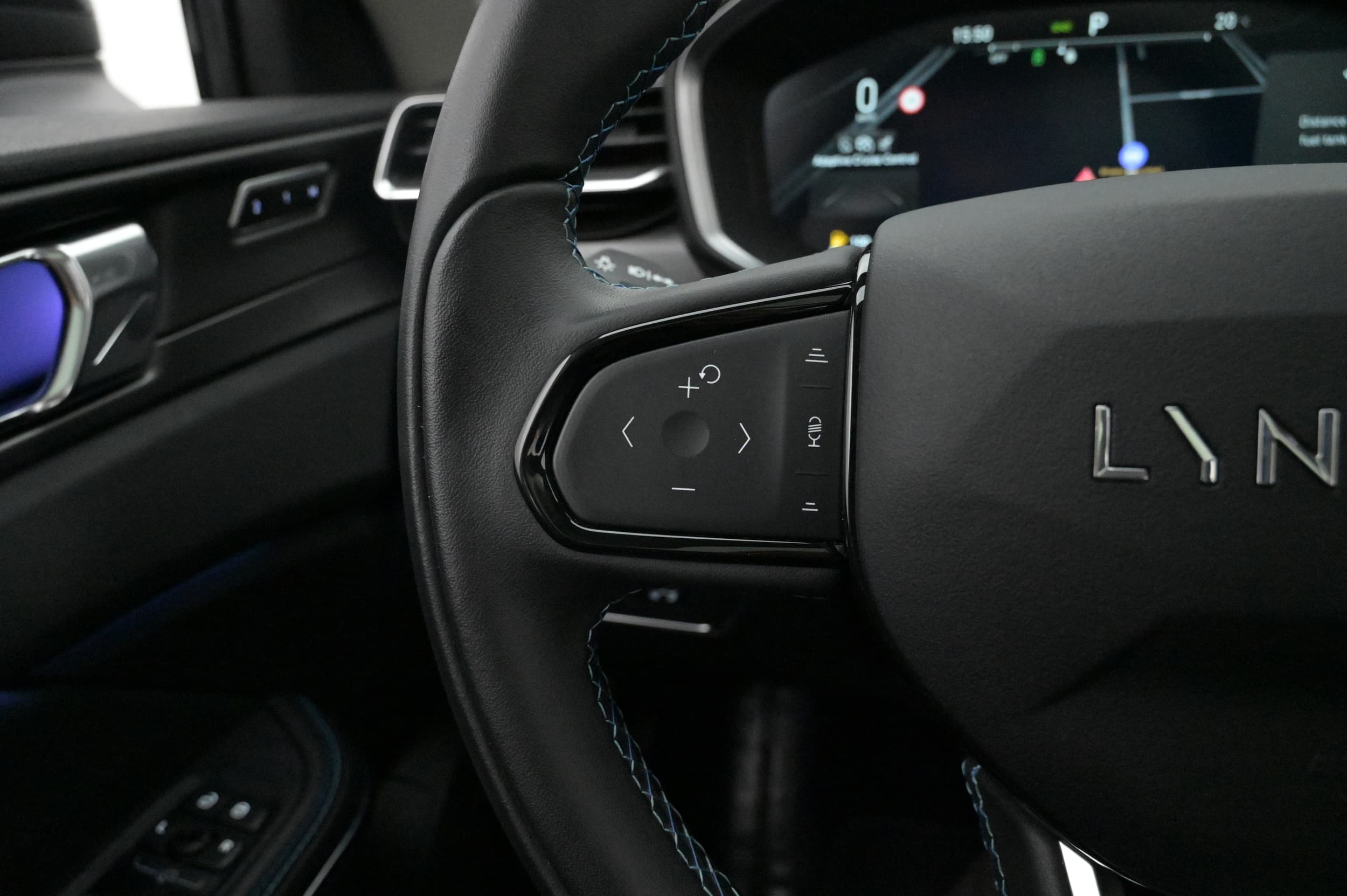 Multifunktionsratt med adaptiv farthållare