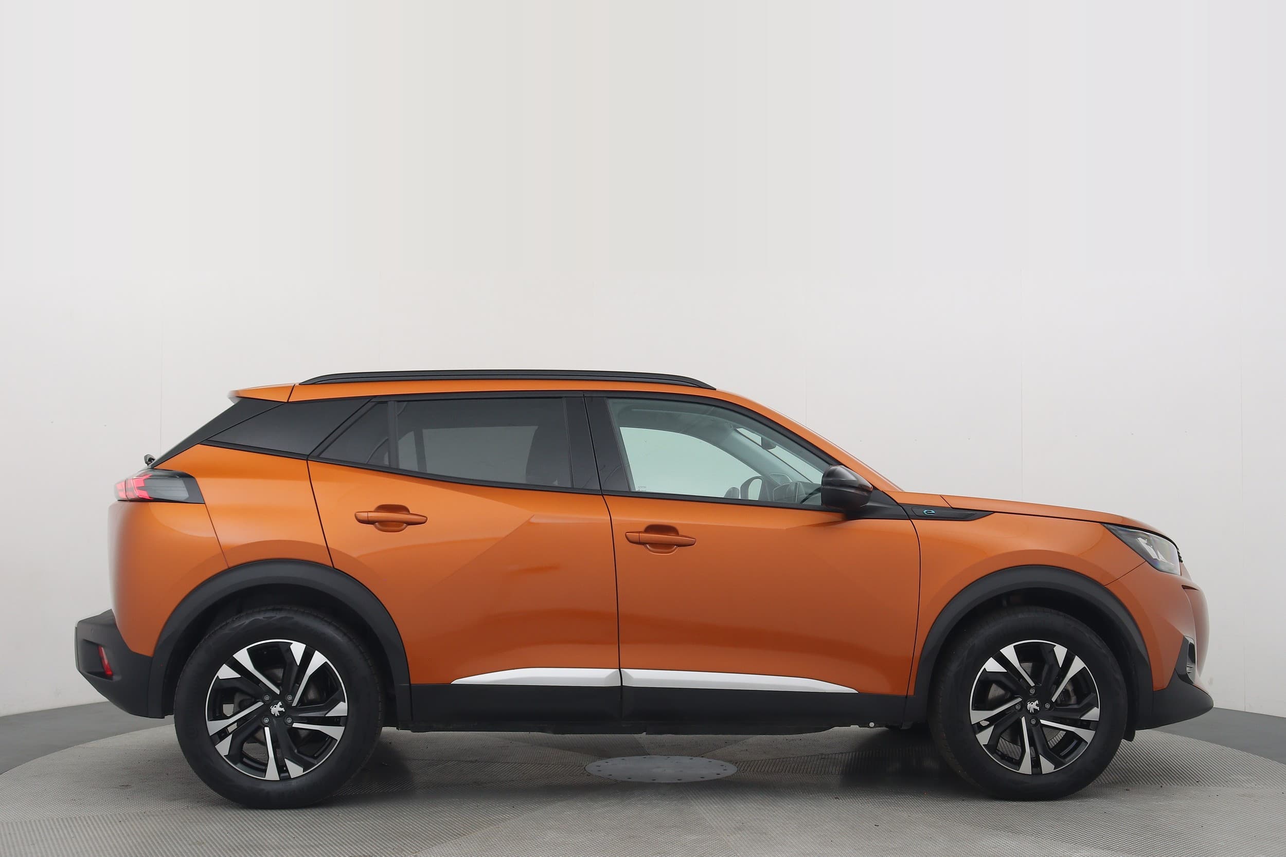 Peugeot e-2008