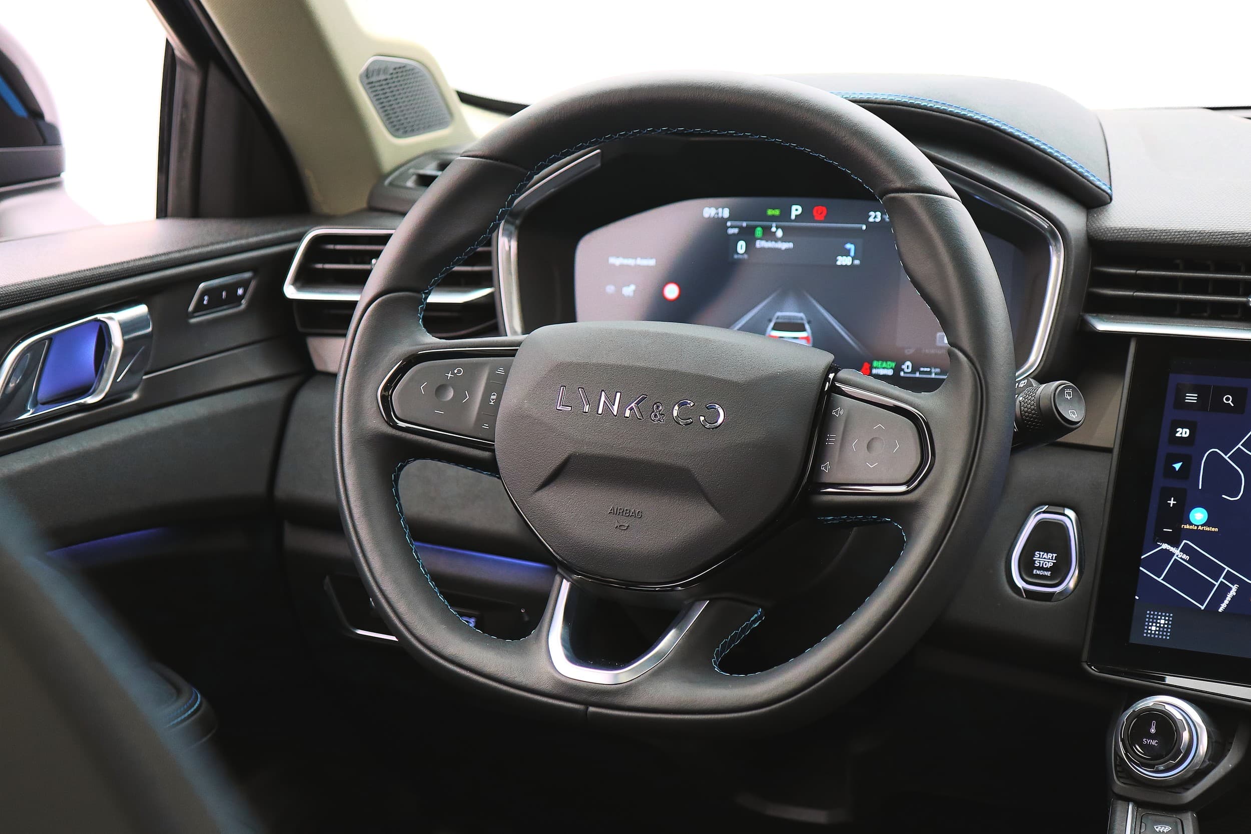 Lynk & Co 01
