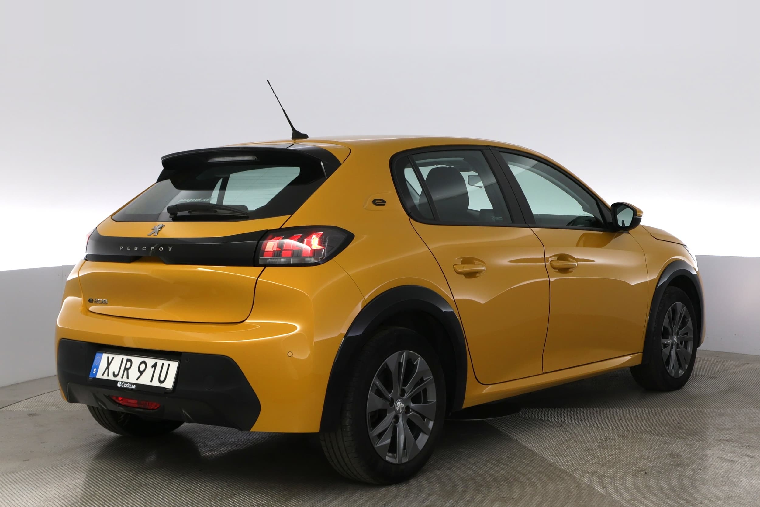 Peugeot e-208