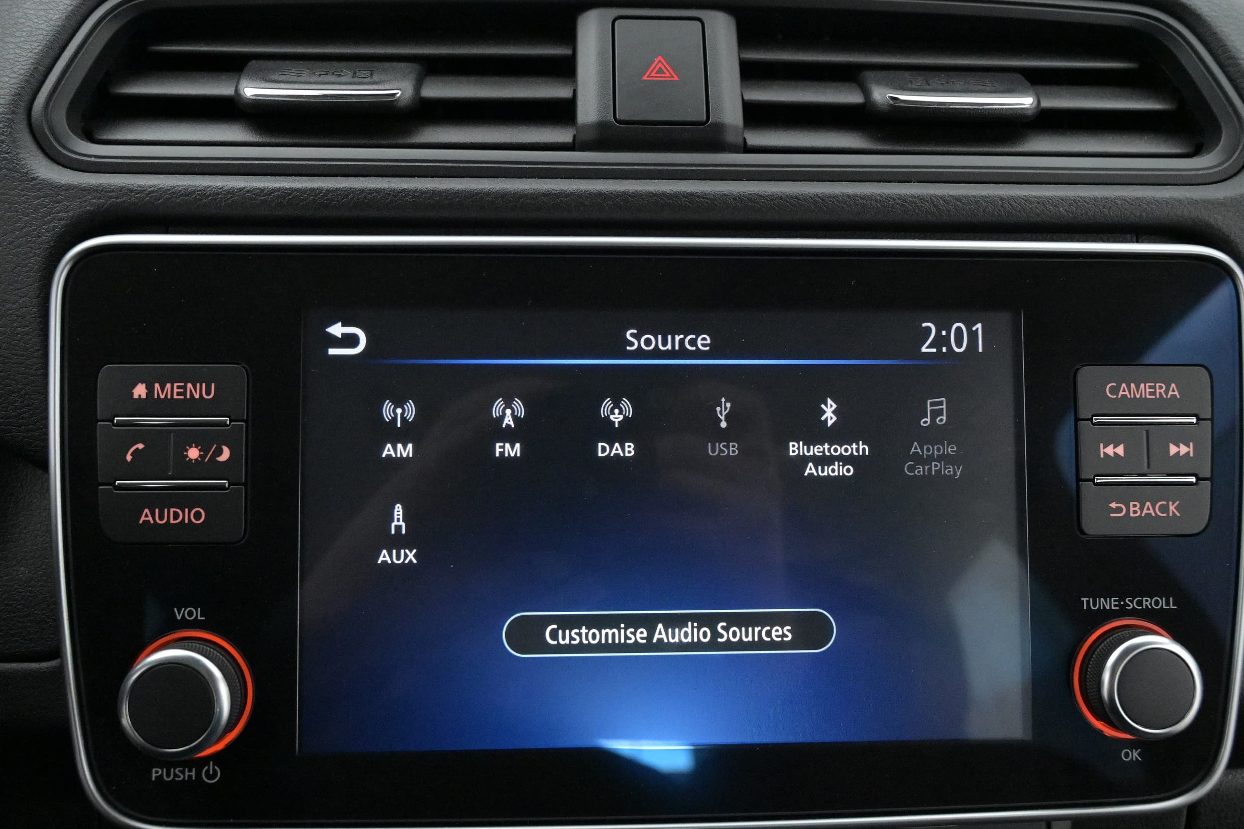 Infotainmentsystem - Apple CarPlay, DAB