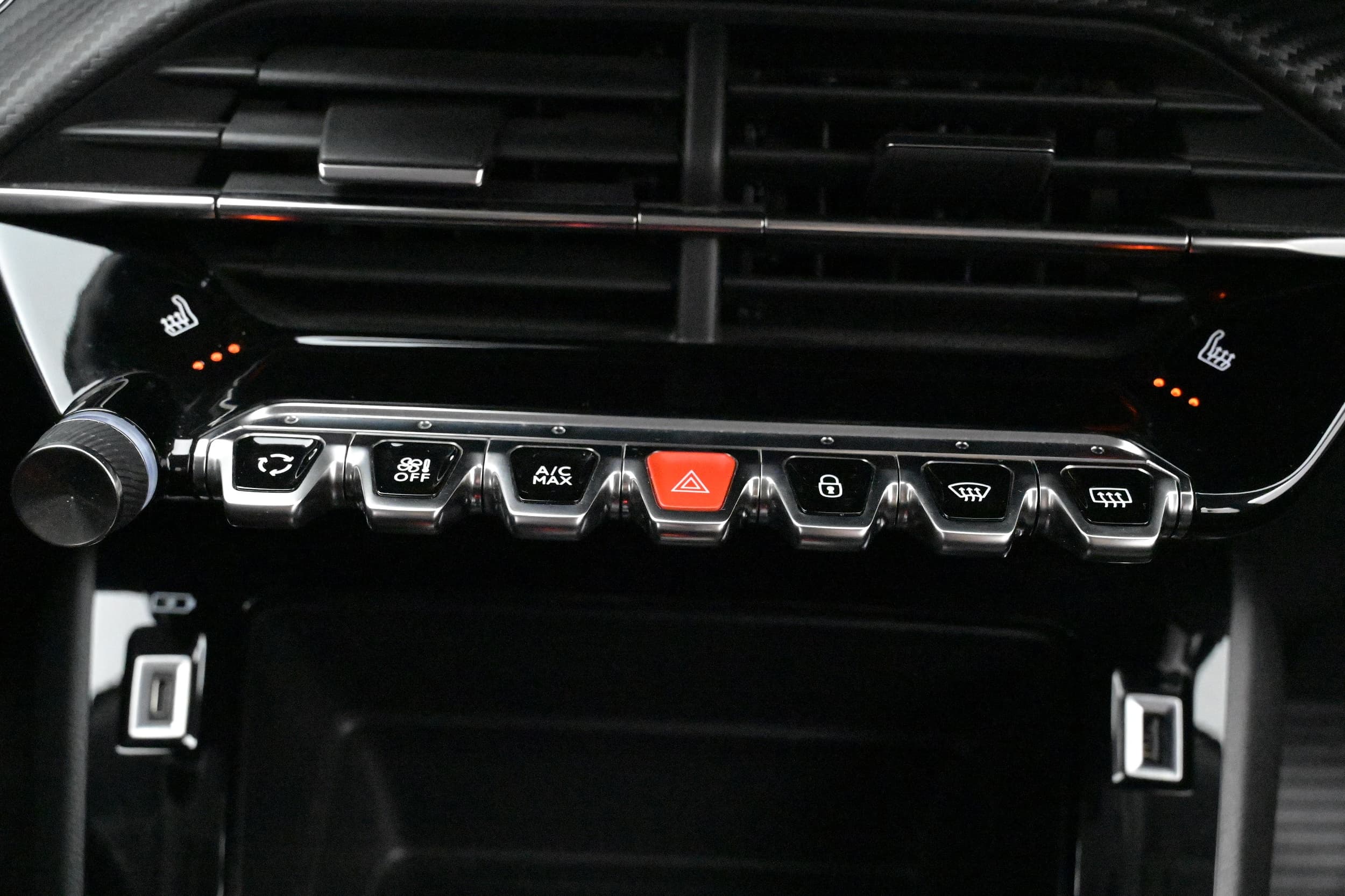 Peugeot e-2008