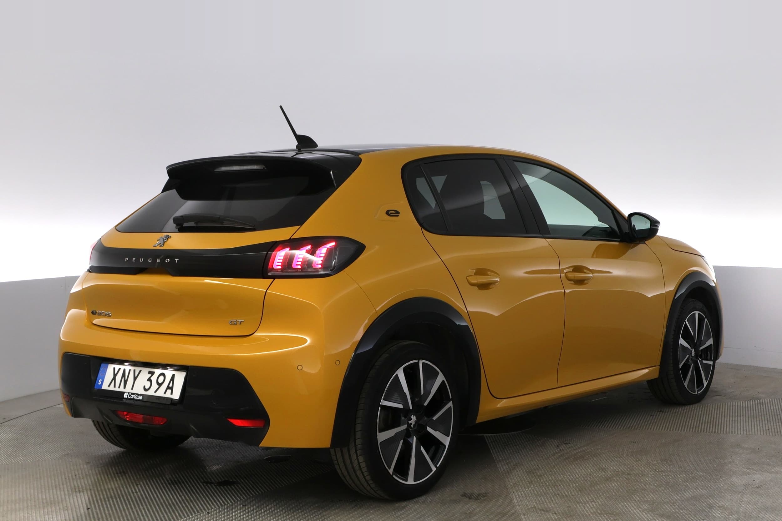 Peugeot e-208