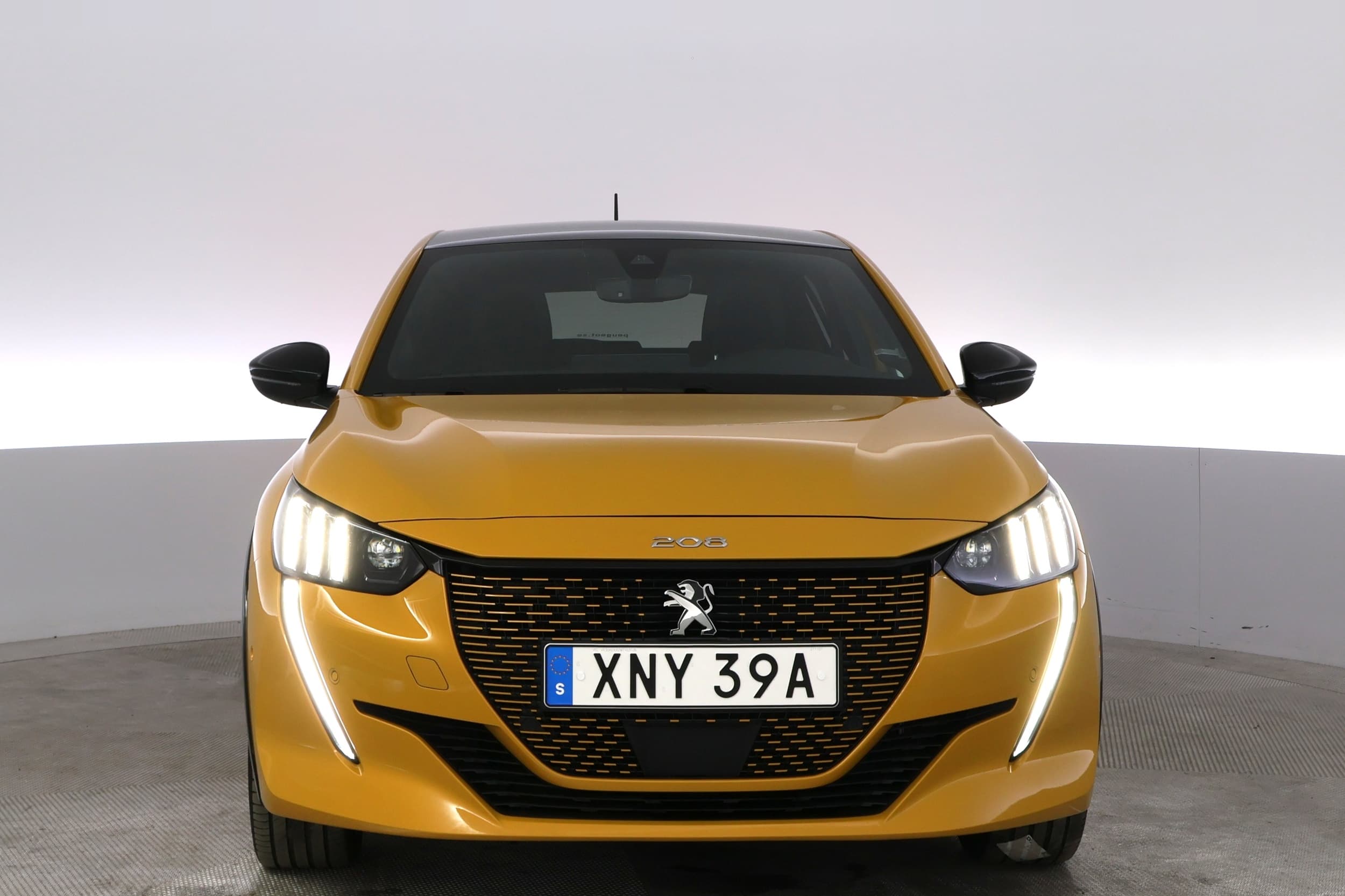 Peugeot e-208