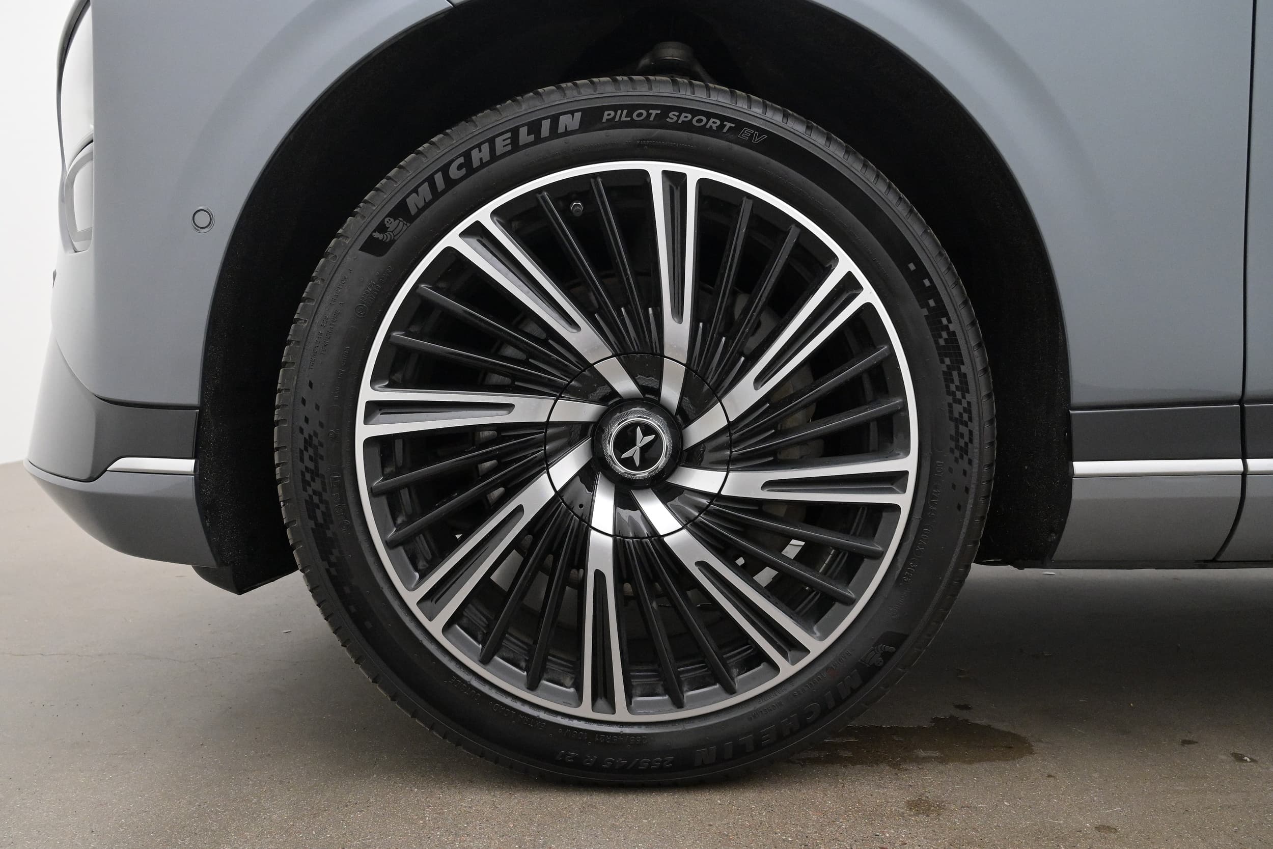 Xpeng G9