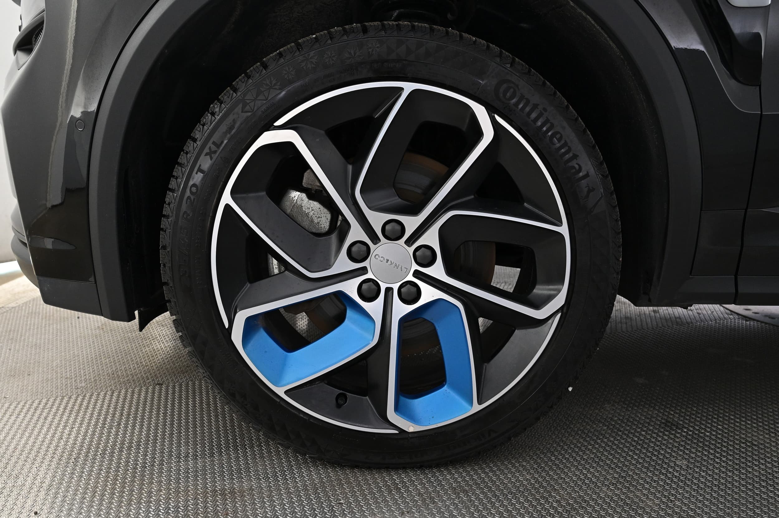 Lynk & Co 01