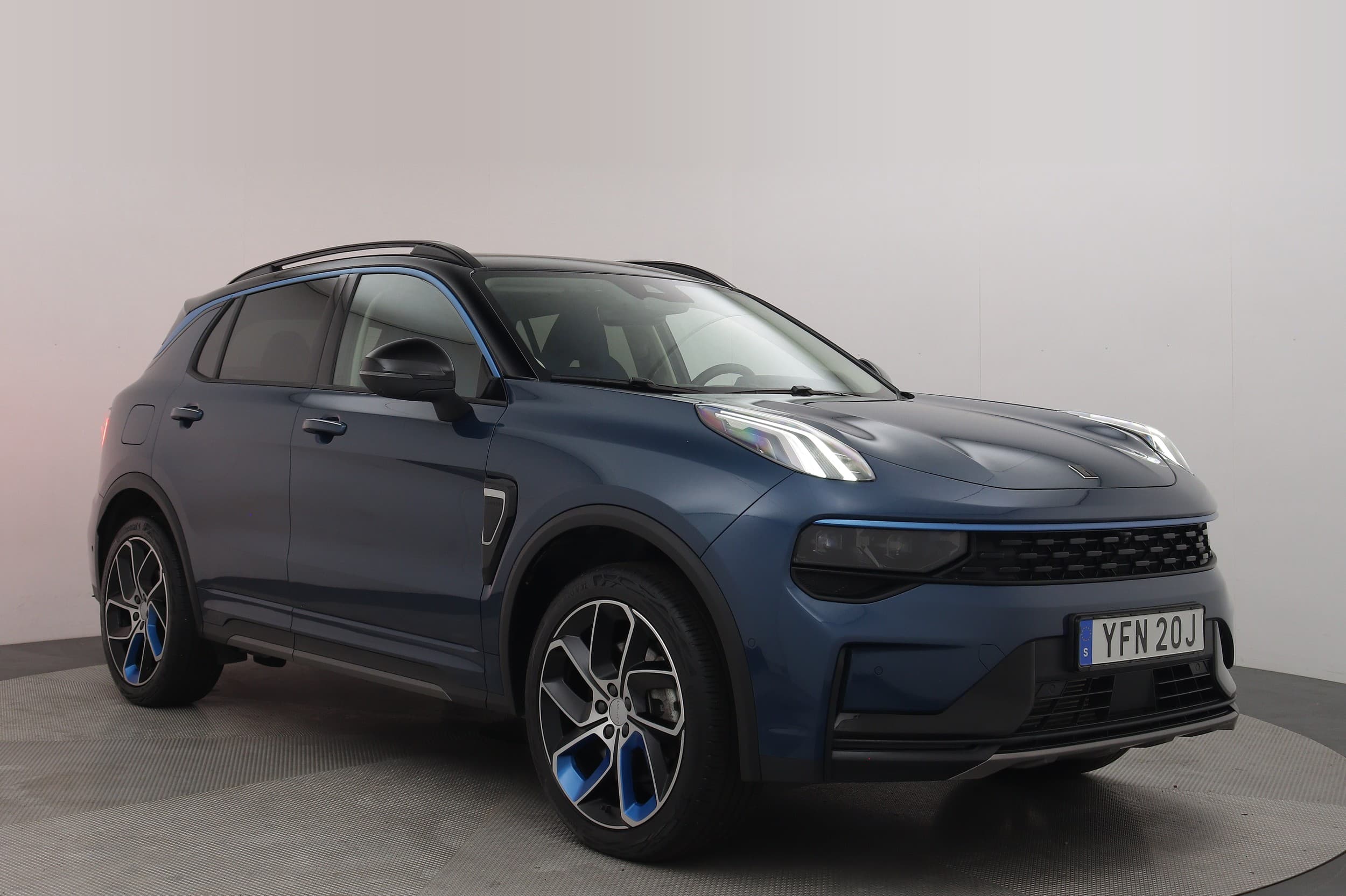 Lynk & Co 01