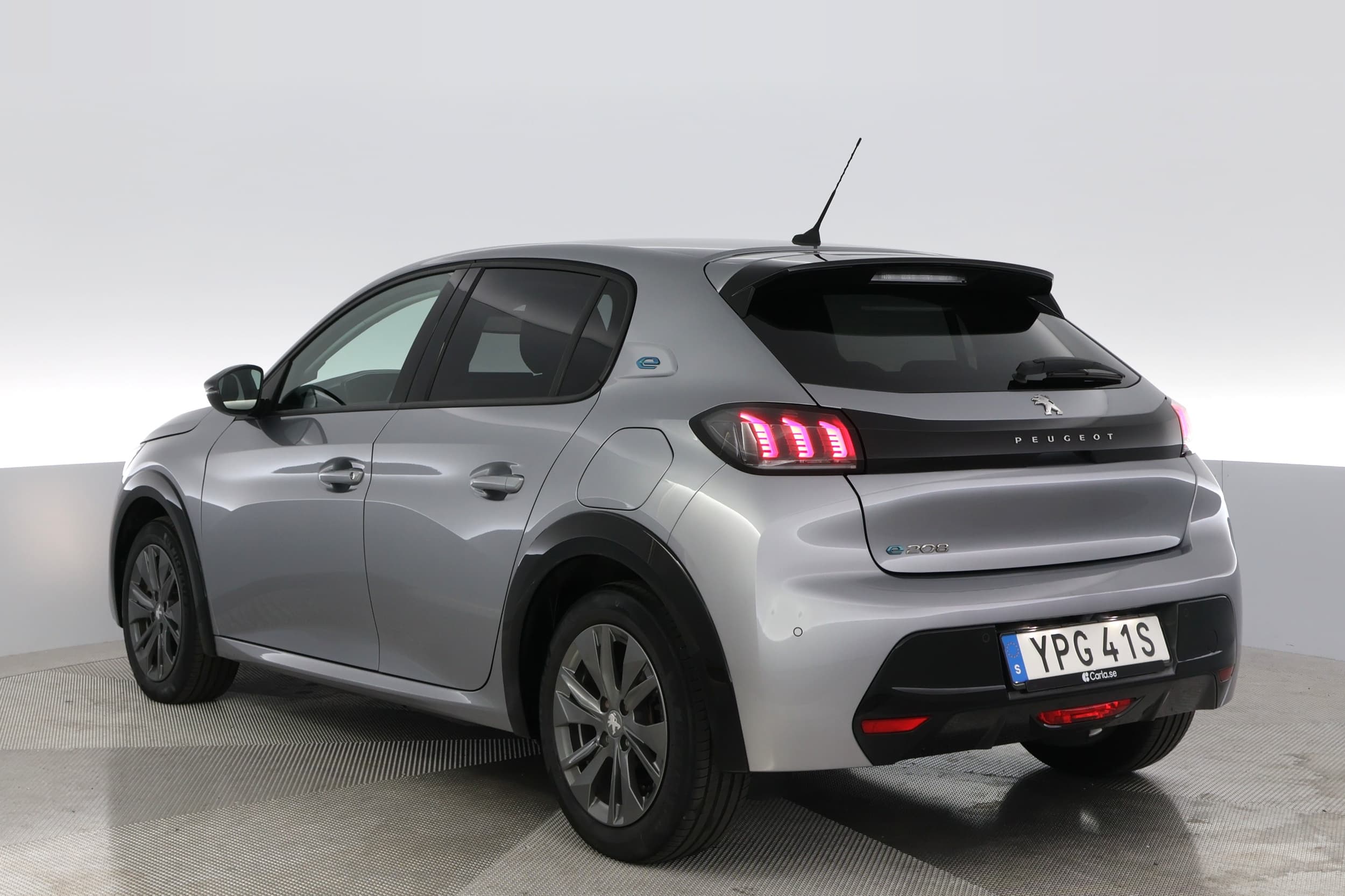 Peugeot e-208