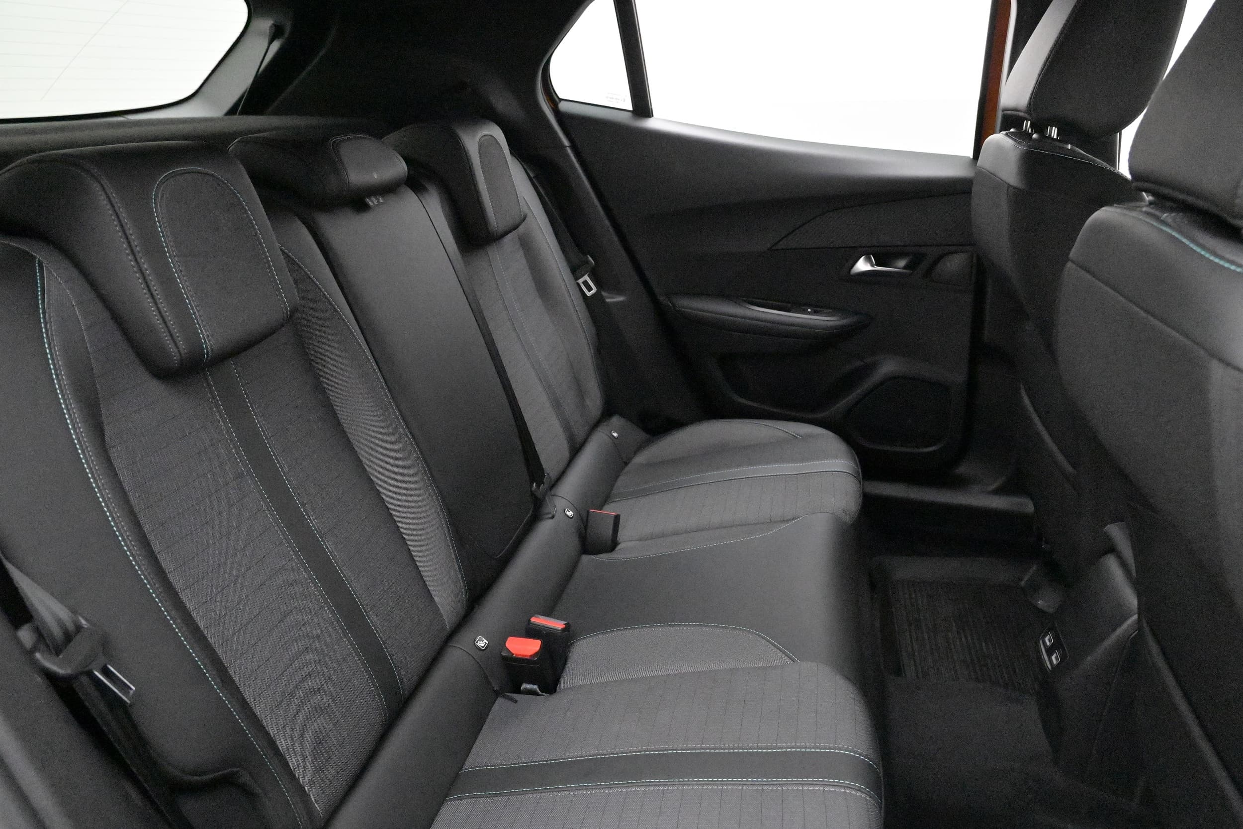 Peugeot e-2008