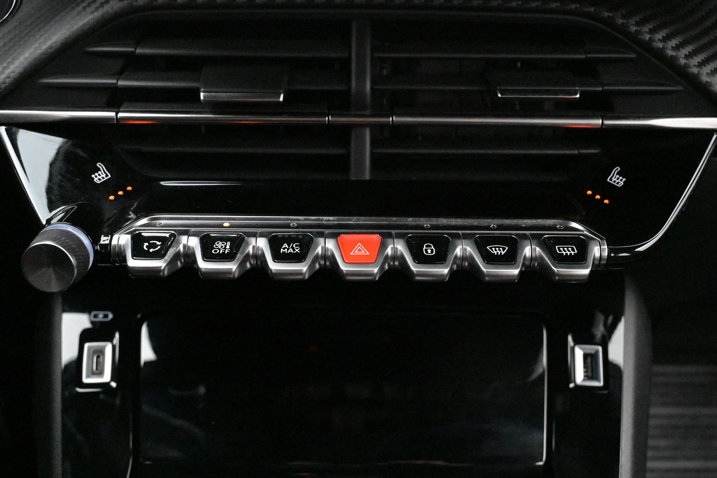Peugeot e-2008