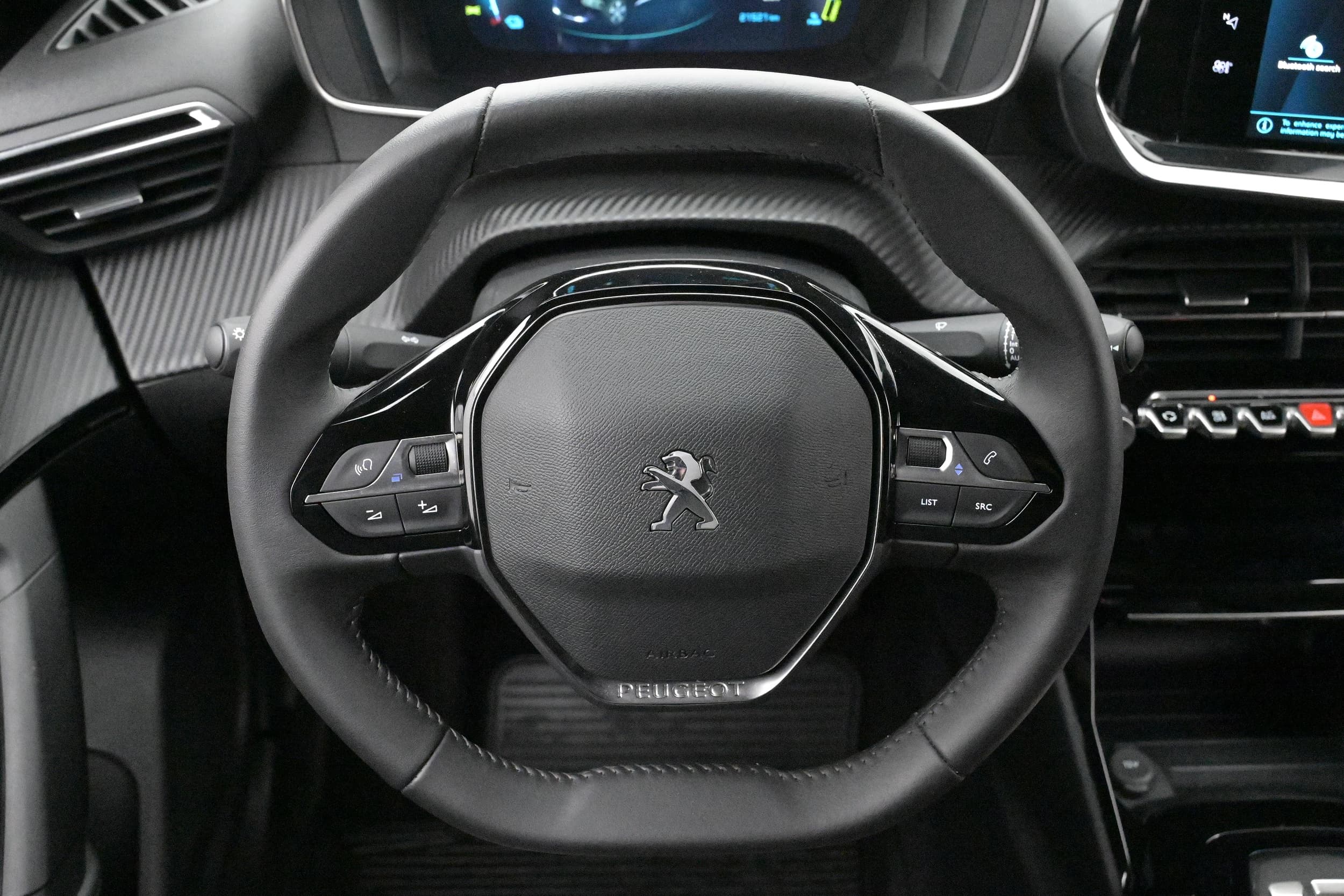 Peugeot e-2008