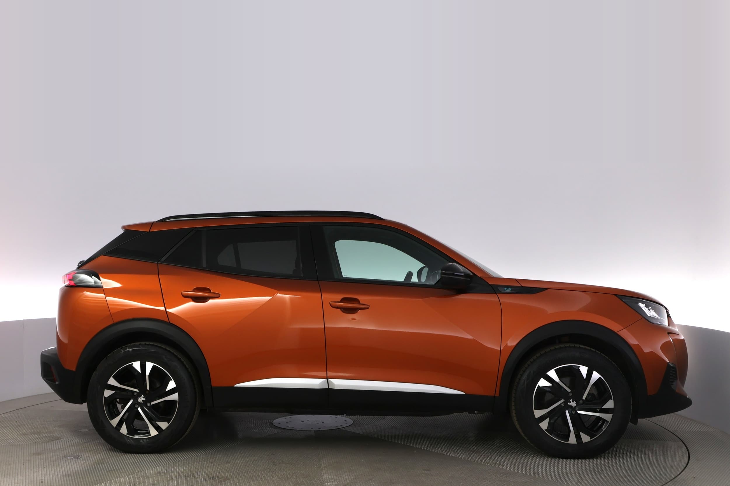 Peugeot e-2008