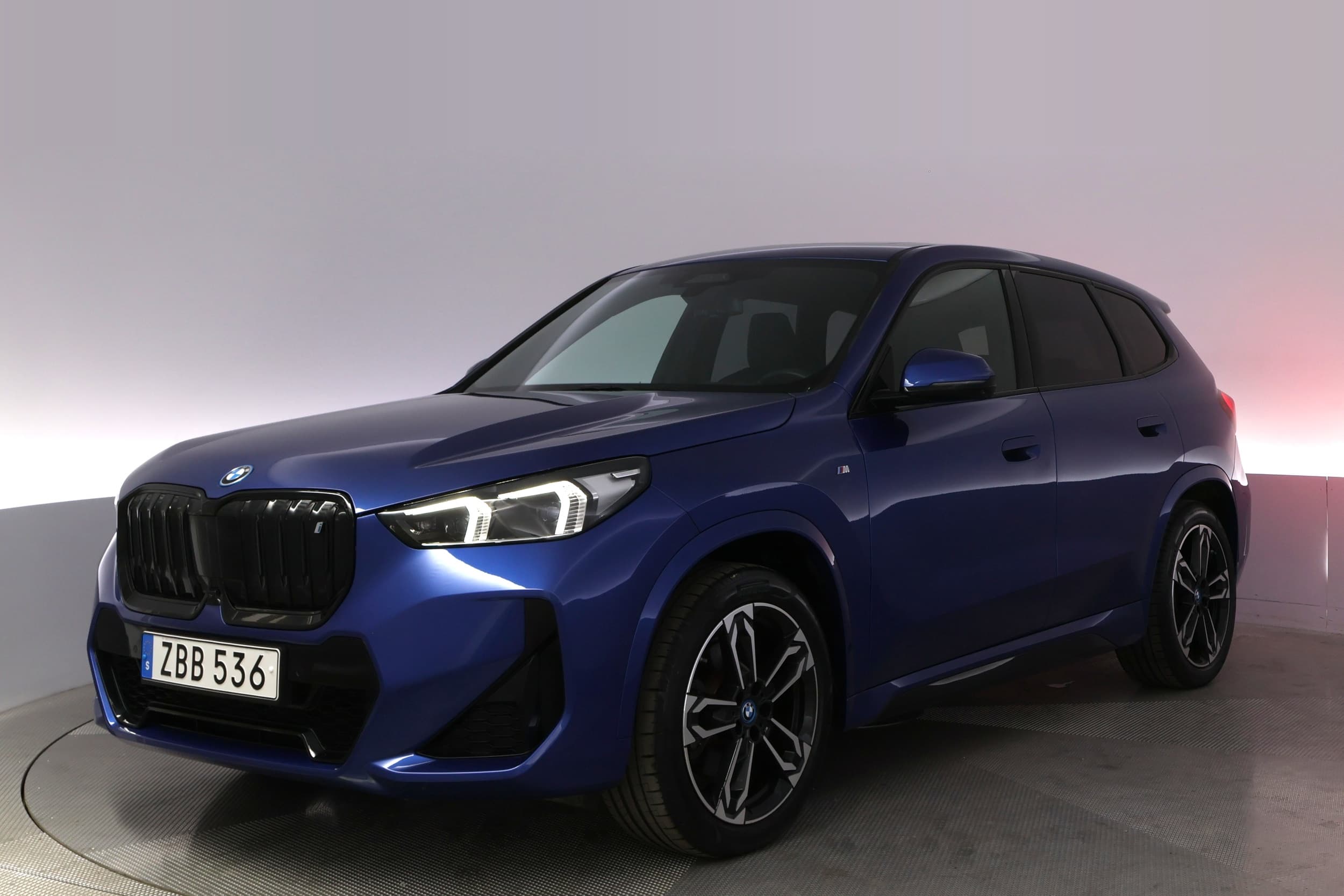 BMW iX1