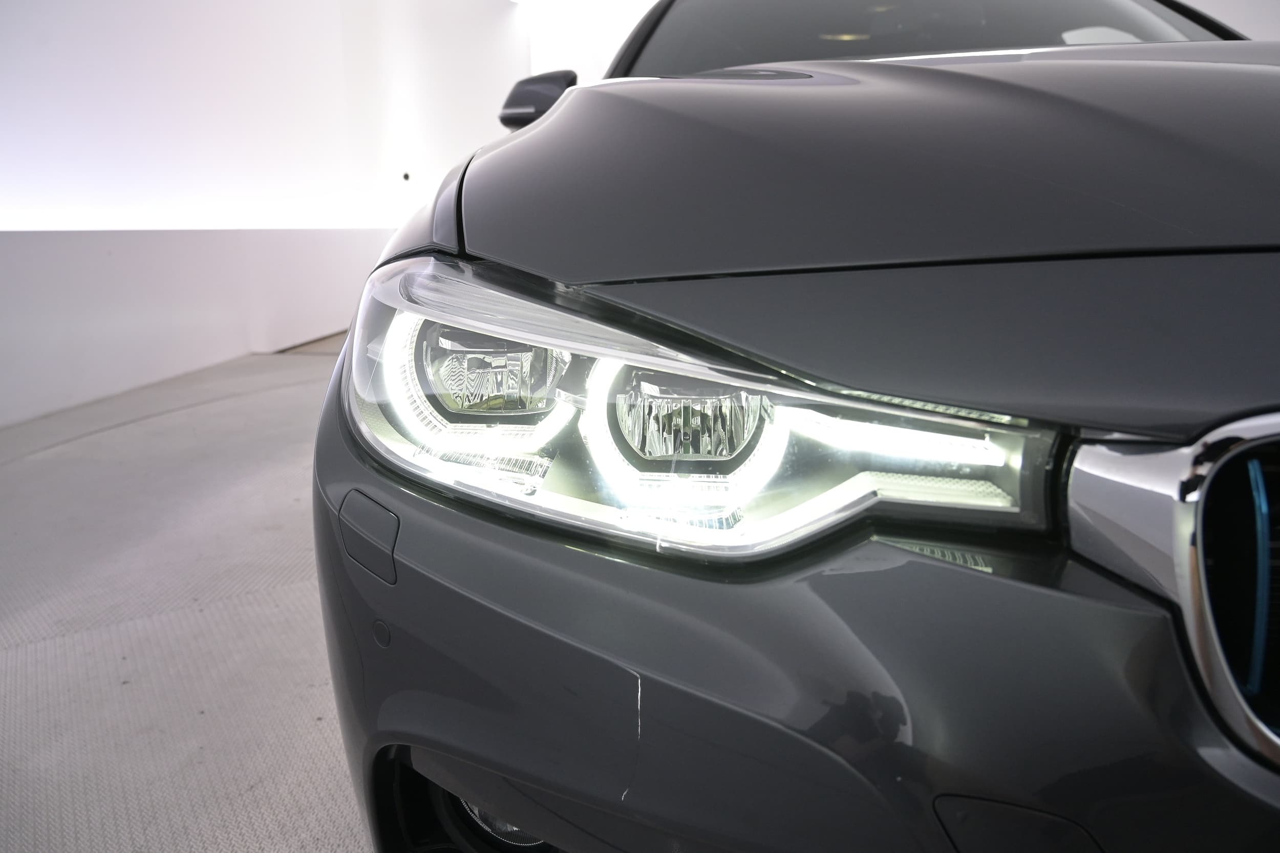 BMW 330e