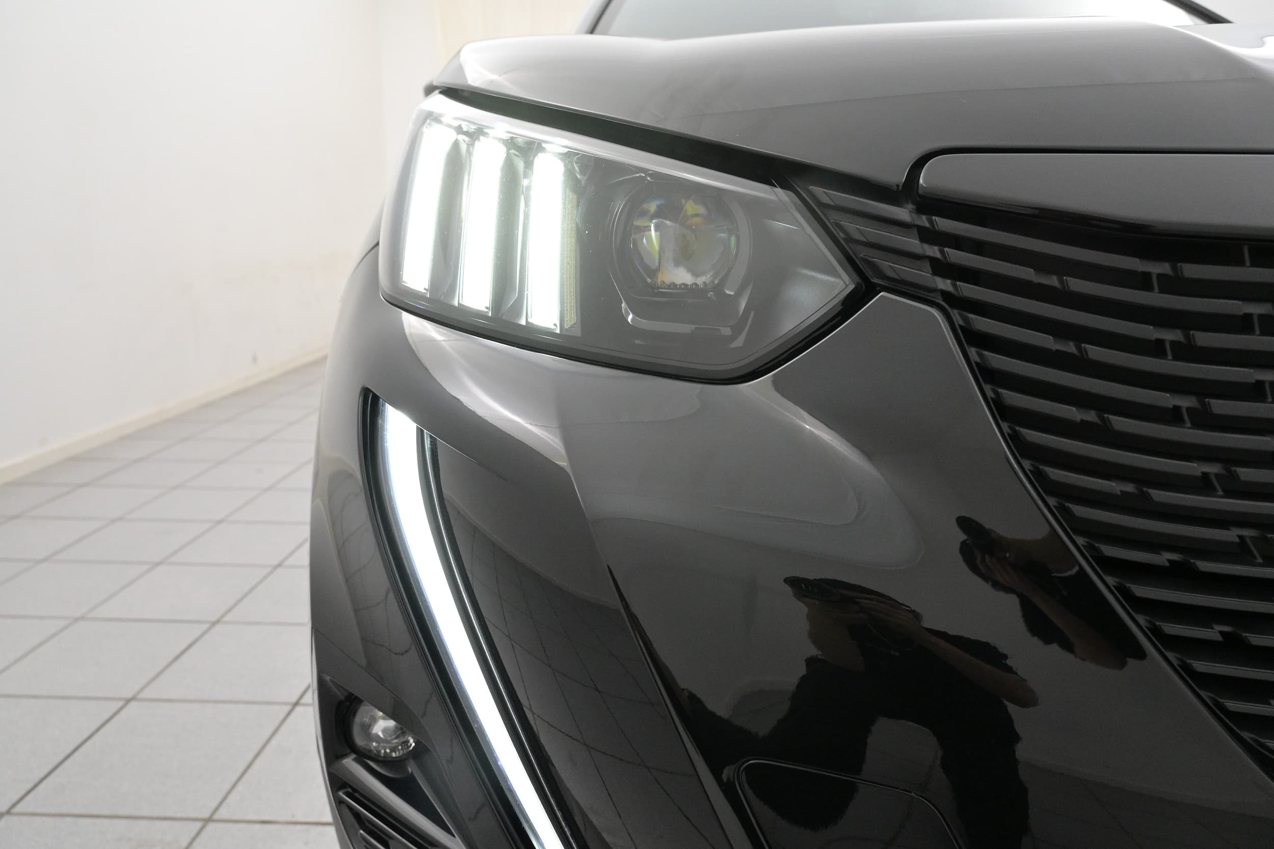 Peugeot e-2008
