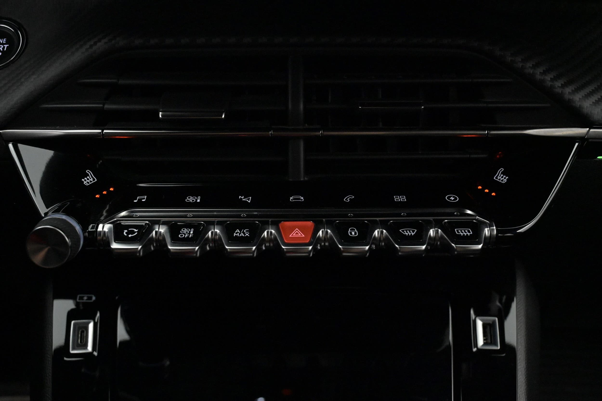 Peugeot e-2008