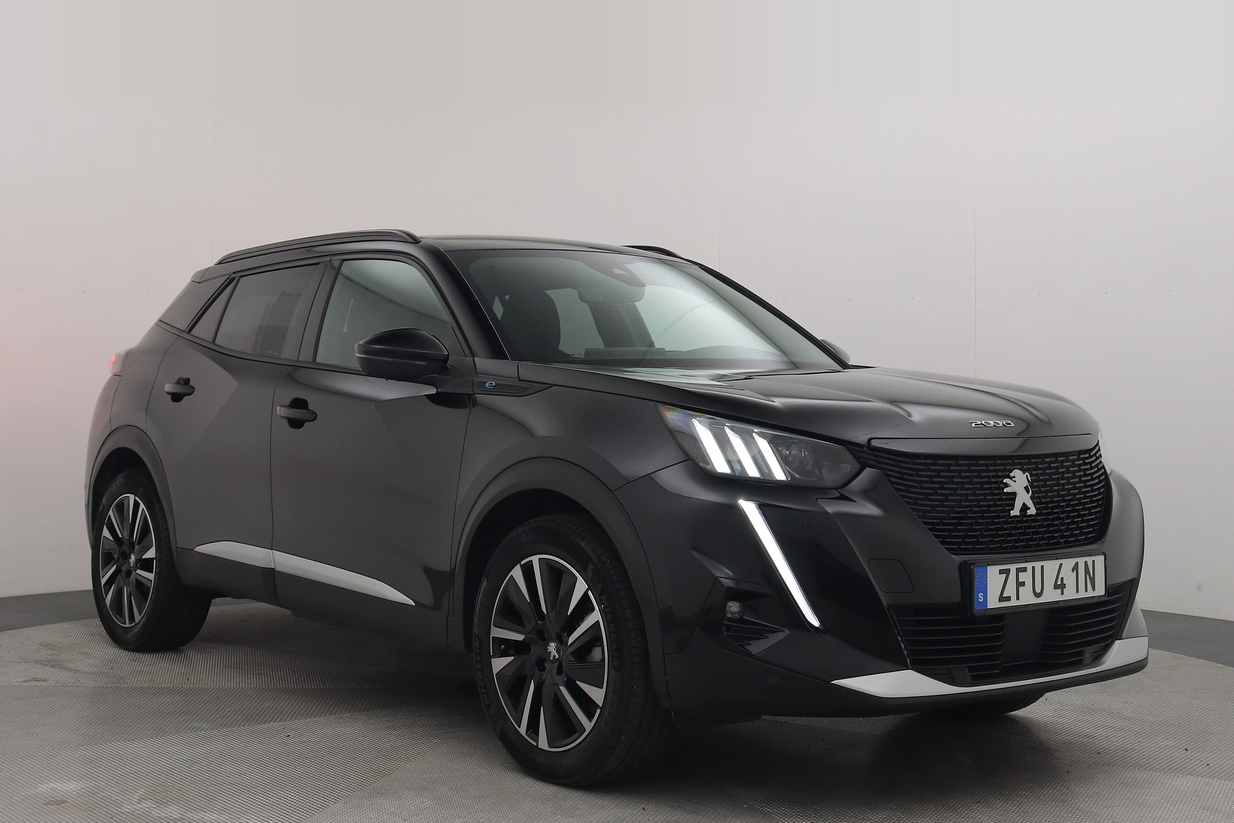 Peugeot e-2008