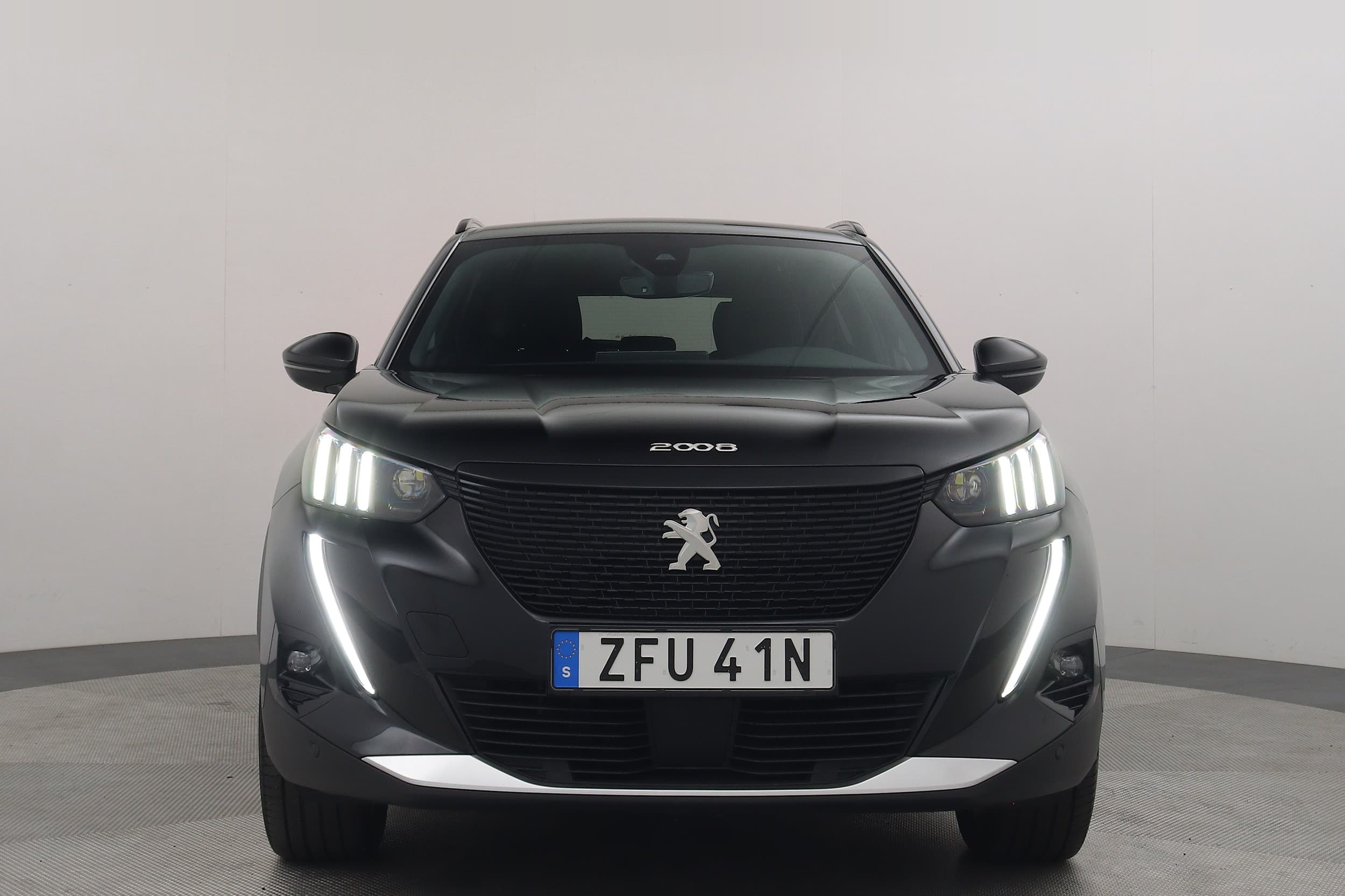 Peugeot e-2008