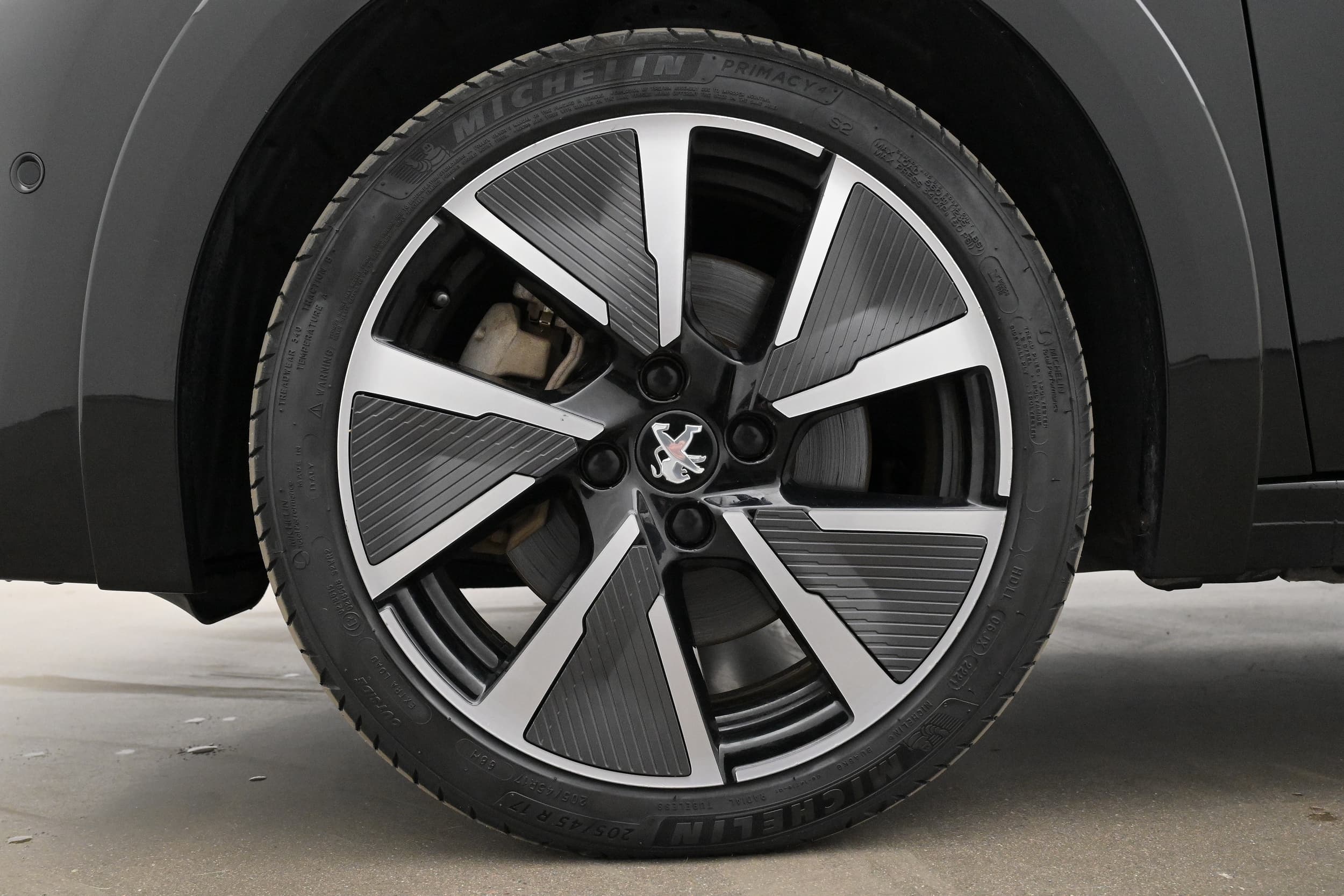 Peugeot e-208