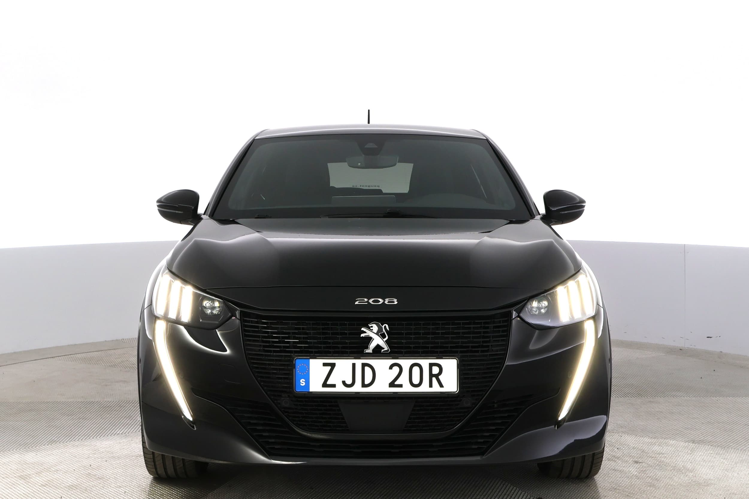 Peugeot e-208
