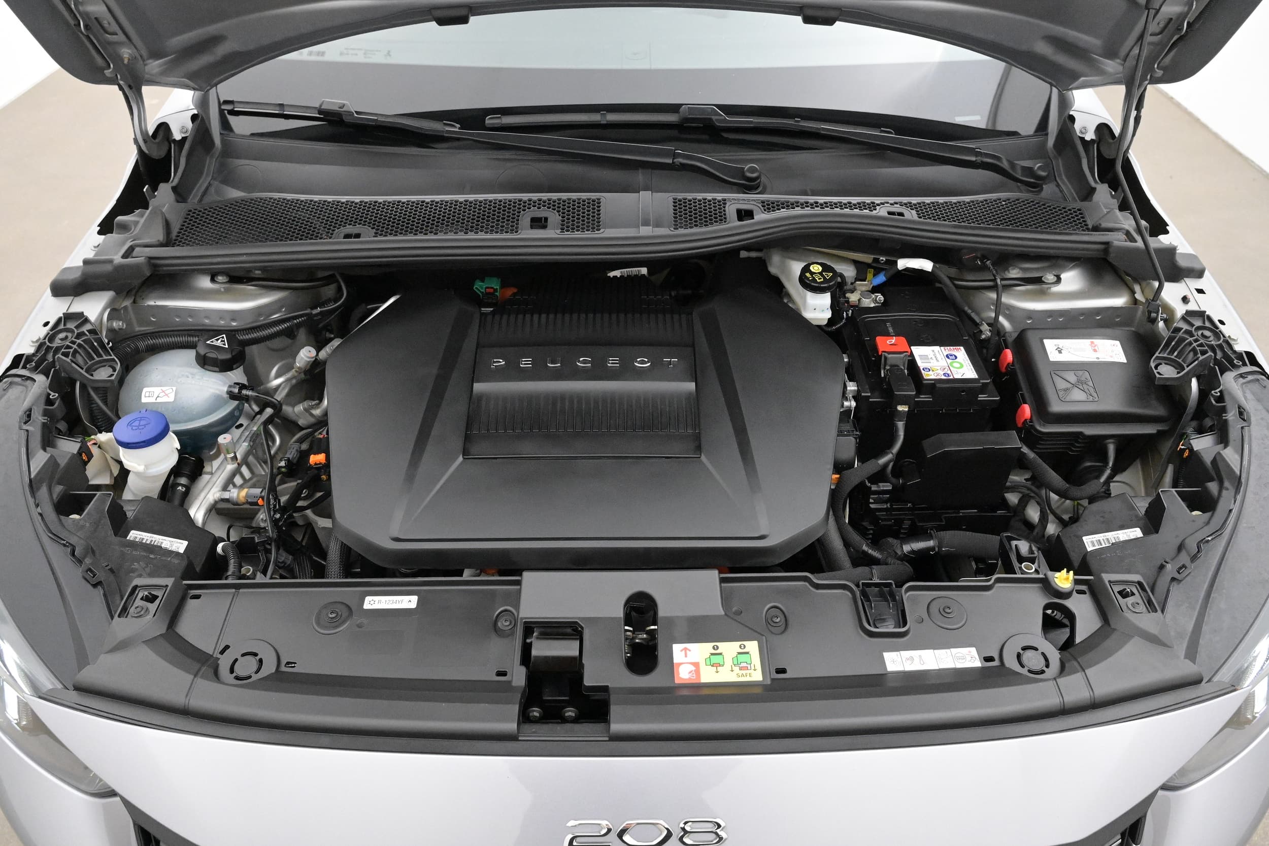Peugeot e-208