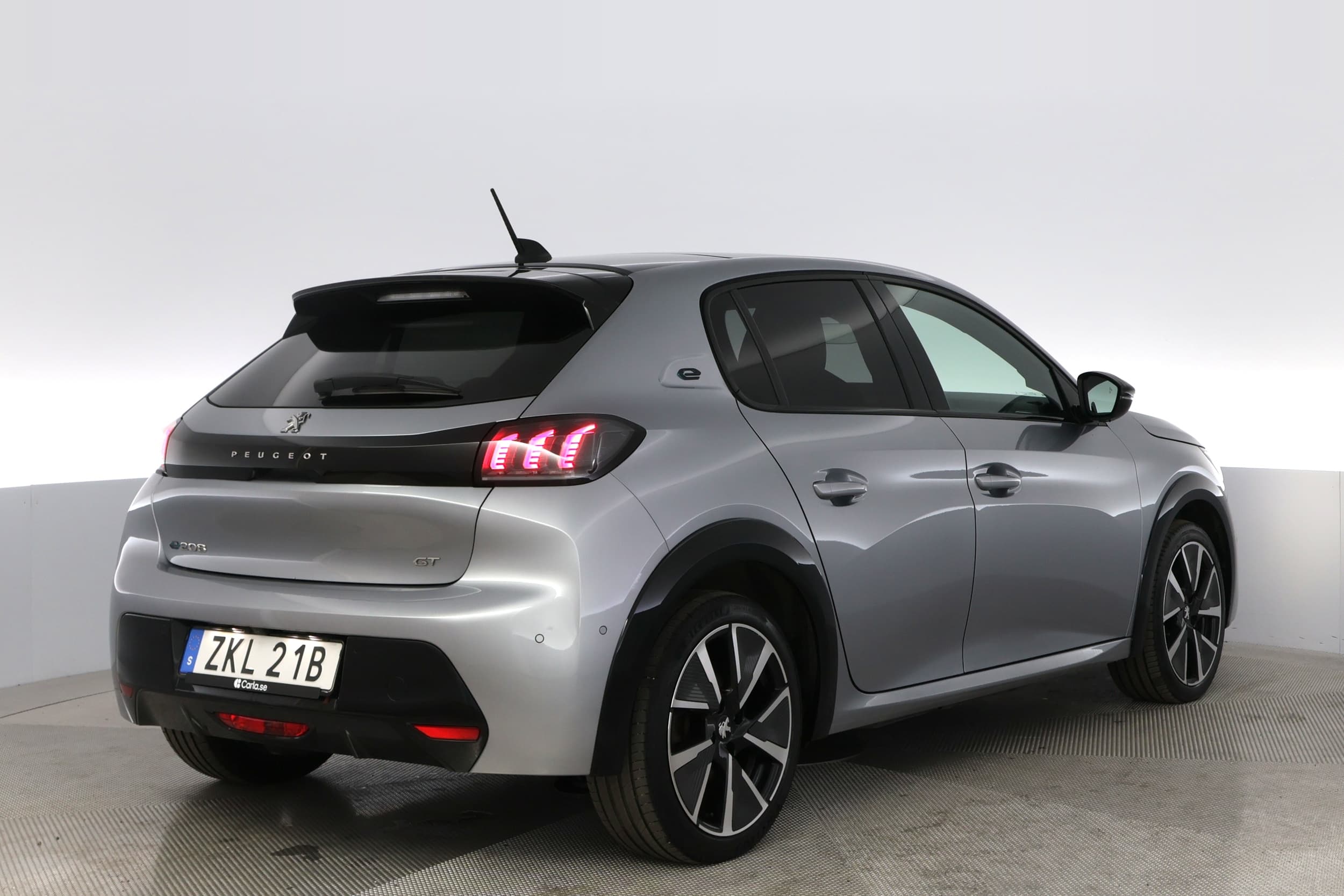 Peugeot e-208