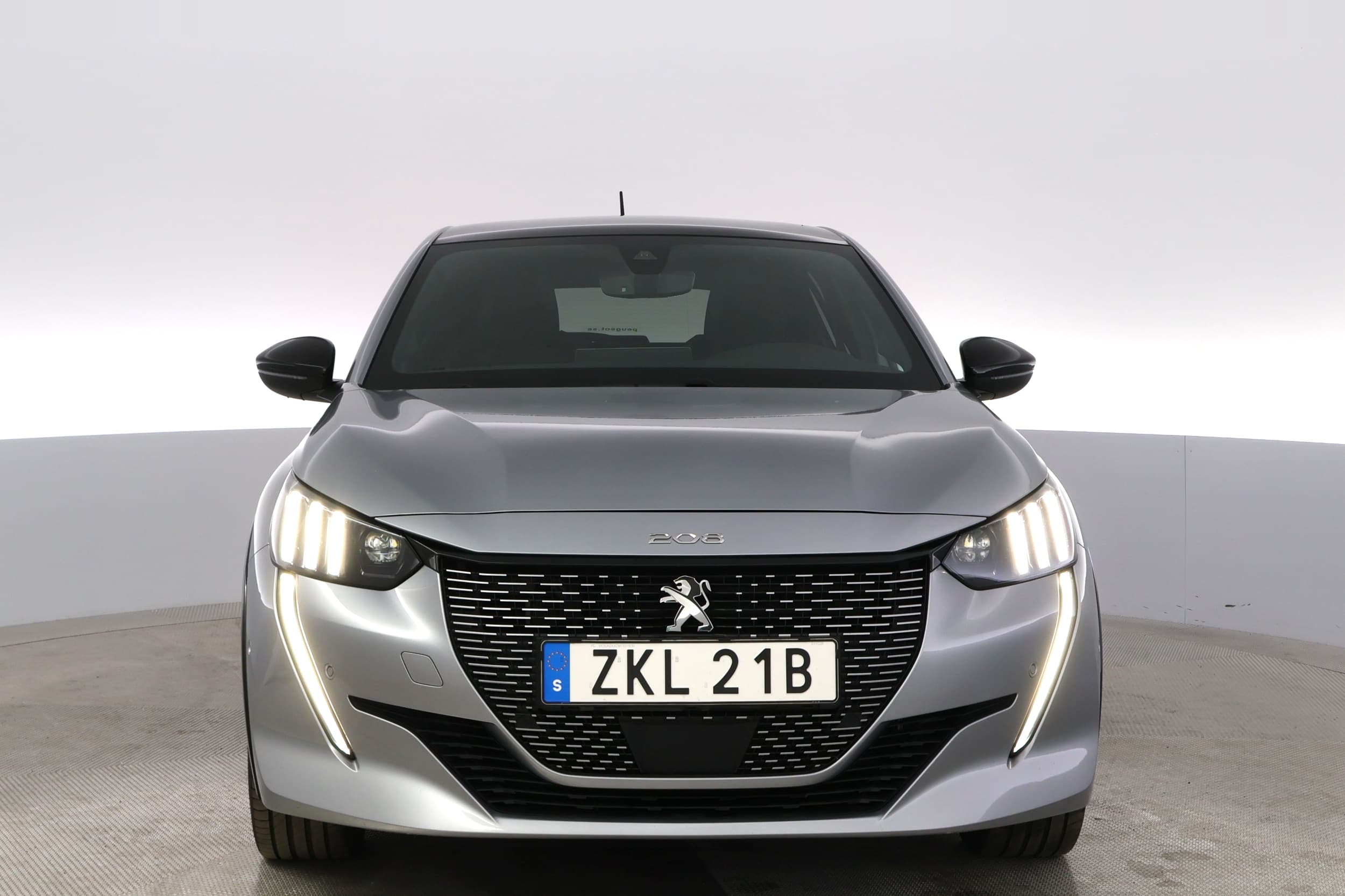 Peugeot e-208
