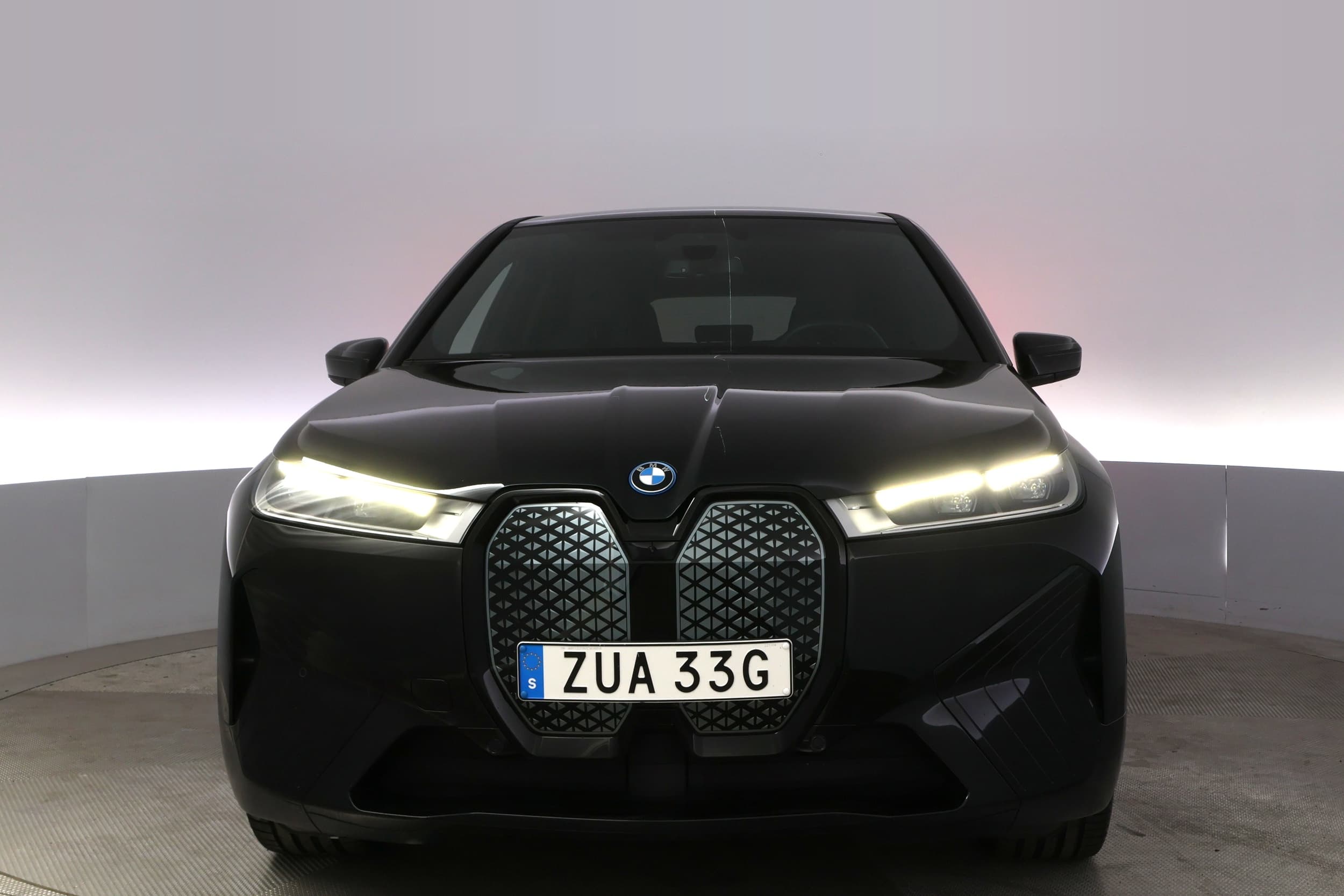 BMW iX