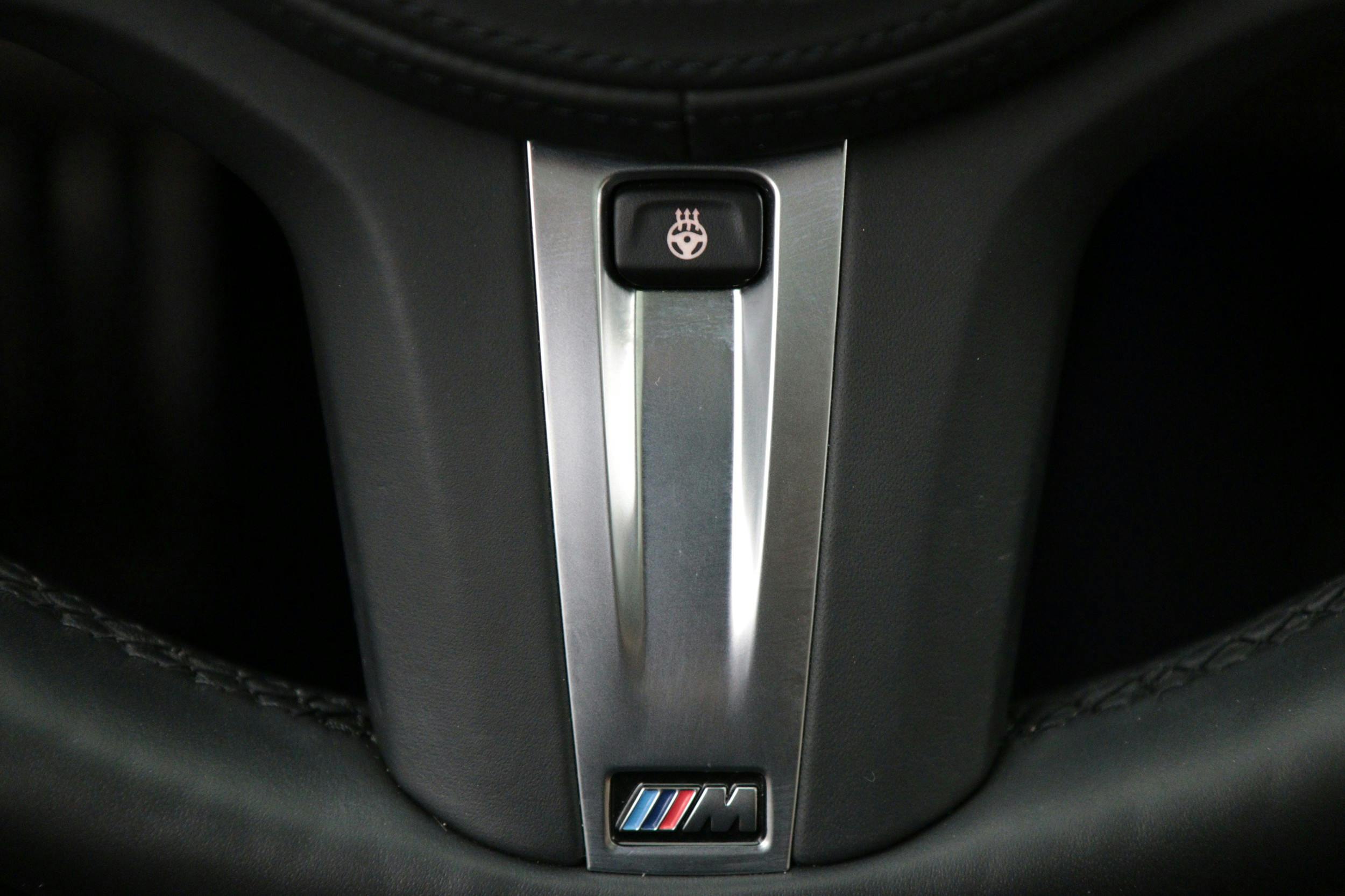 BMW 330e 