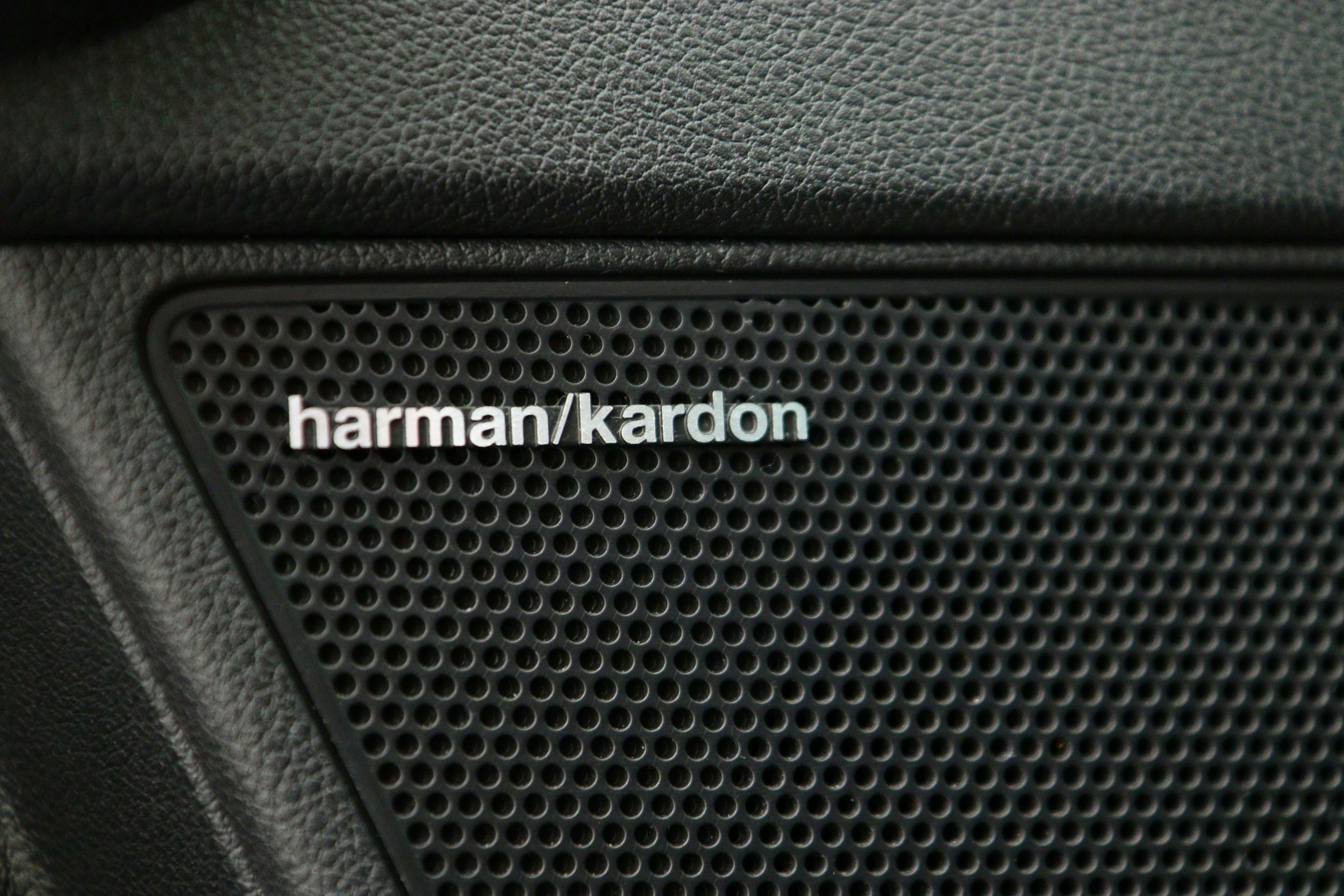 Harman Kardon® premium ljudsystem
