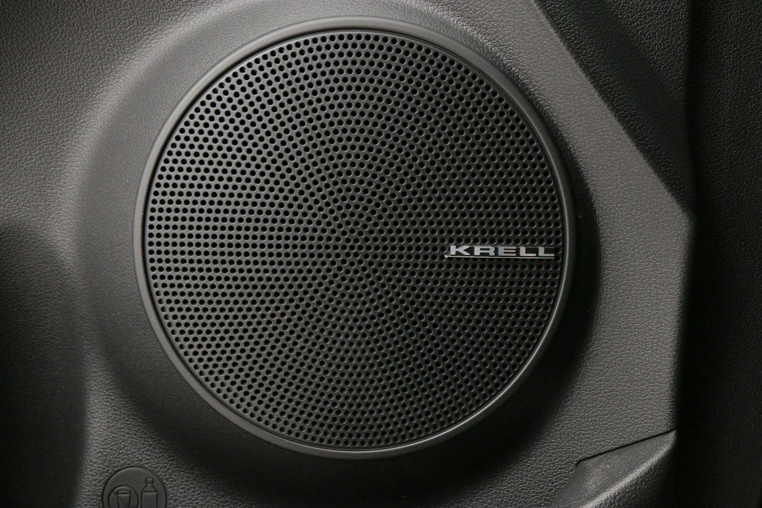 Uppgraderat ljudsystem med 8 högtalare inkl centerhögtalare och subwoofer, KRELL