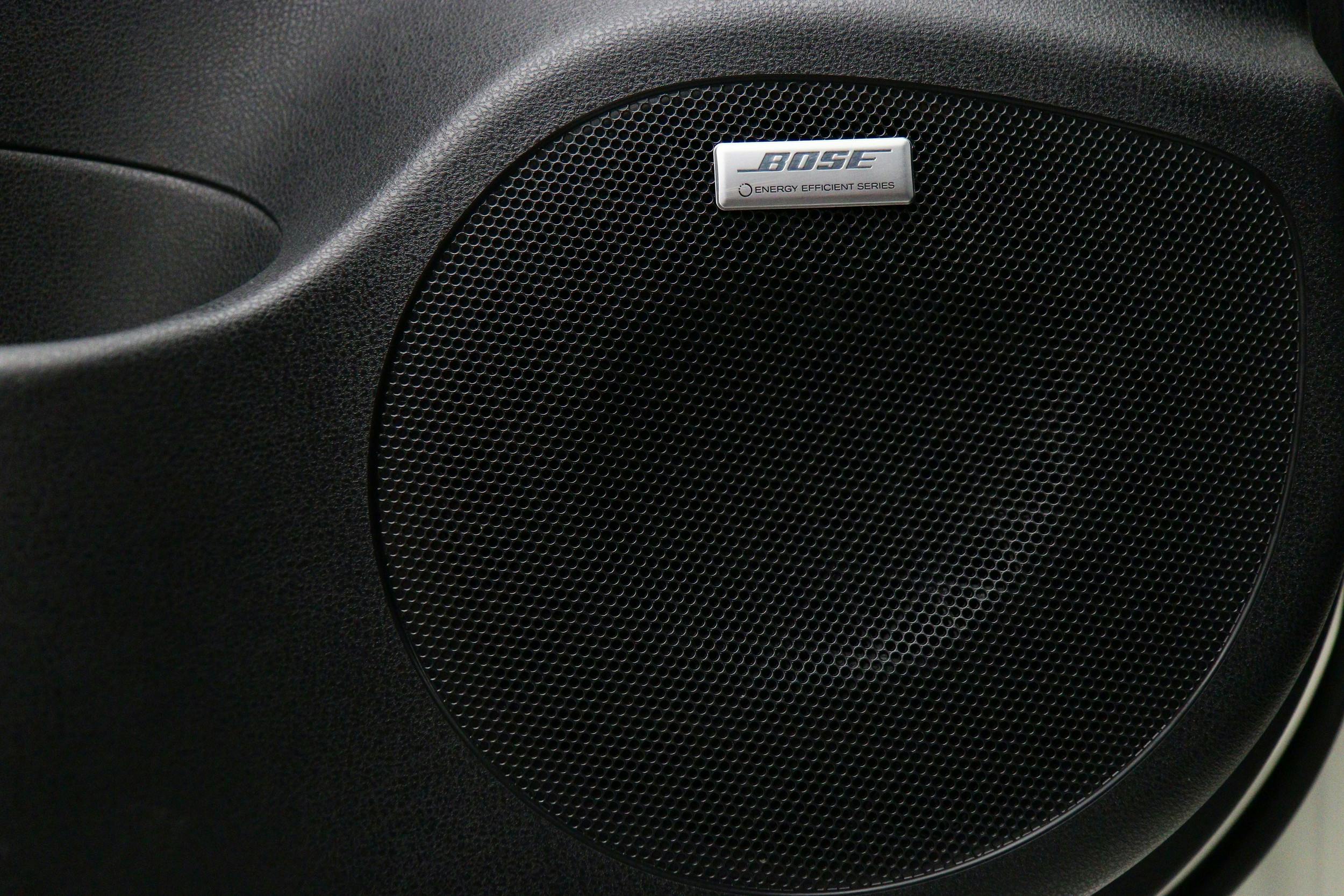Bose® Premium ljudsystem med 7 högtalare, inkl. subwoofer